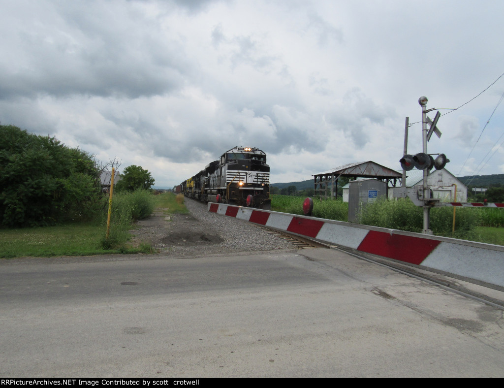 Grade crossing close up